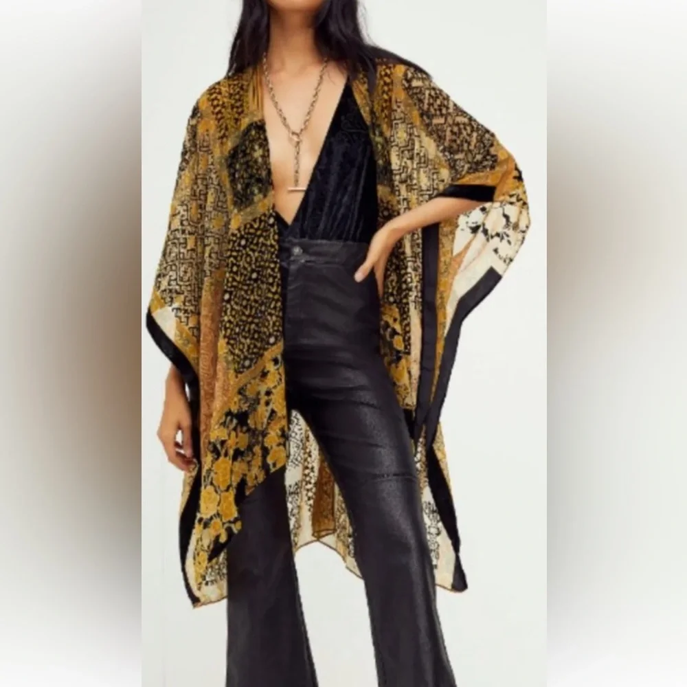 Free people X All Tous burnout velvet Bohemian Kimono one size NWOT - Picture 1 of 6